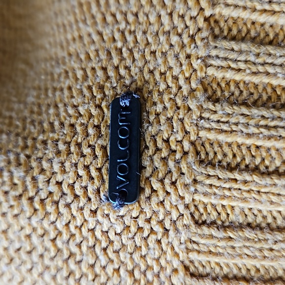 Volcom mustard yellow knitted sweater, with checkboard detail. And large hood. - Picture 2 of 5
